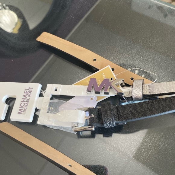 Michael Kors Tan and Black Belt Set - Picture 2 of 2